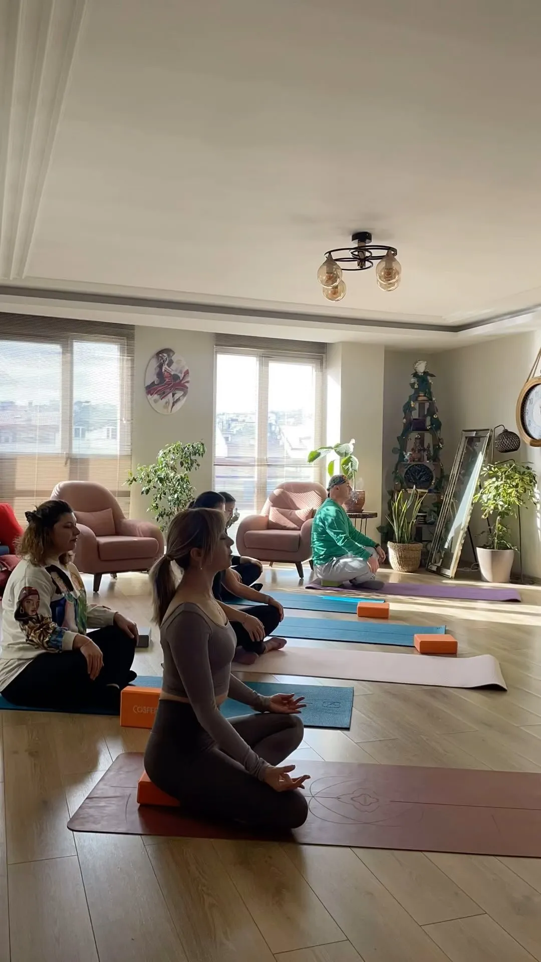 Cumartesi sabahları artık salonumuzda @nesliiyoga görseli