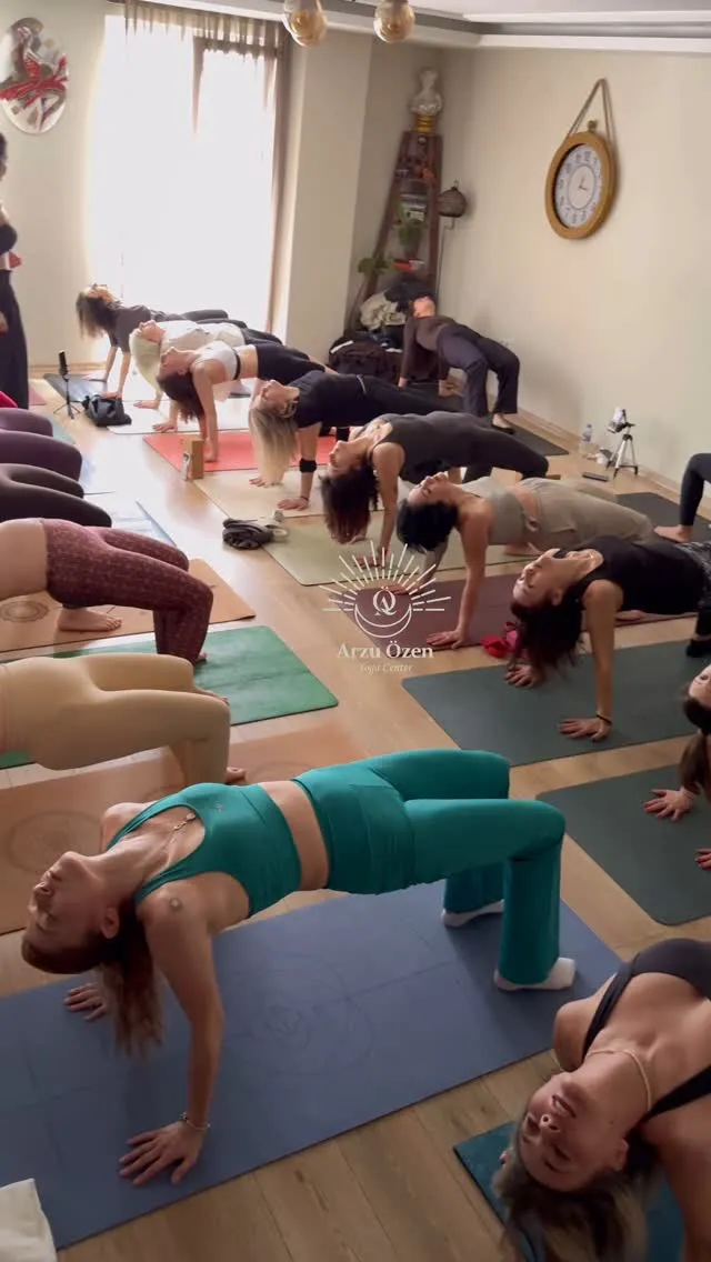 Yoga, dış dünyanın gürültüsünde kaybolanı görseli